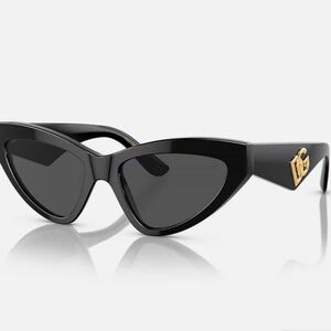 Dolce & Gabbana Sunglasses in Black